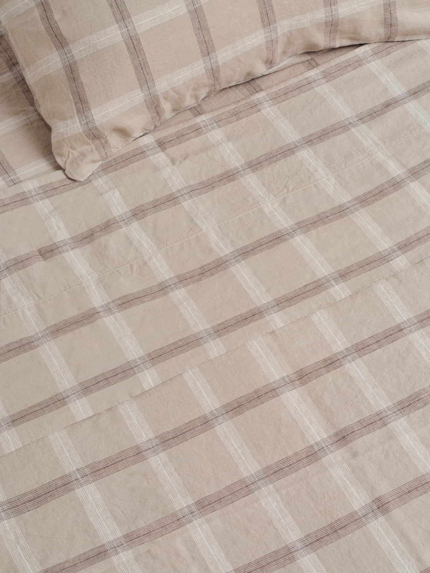 duvet cover in natural plaid