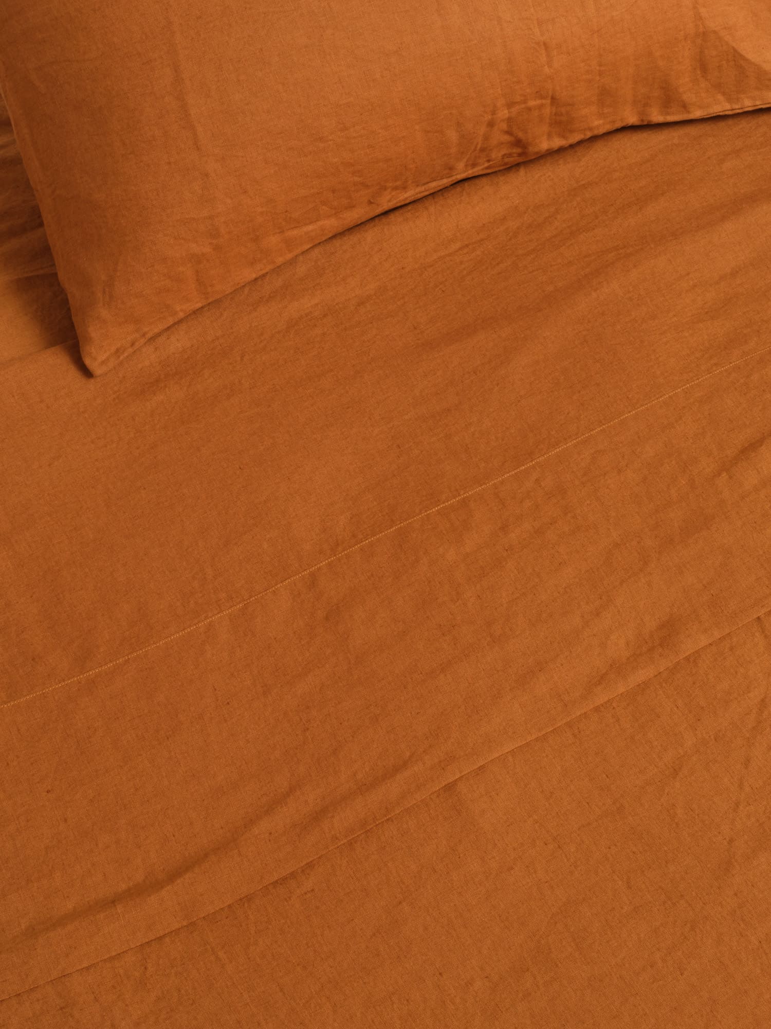 sheet set in tobacco